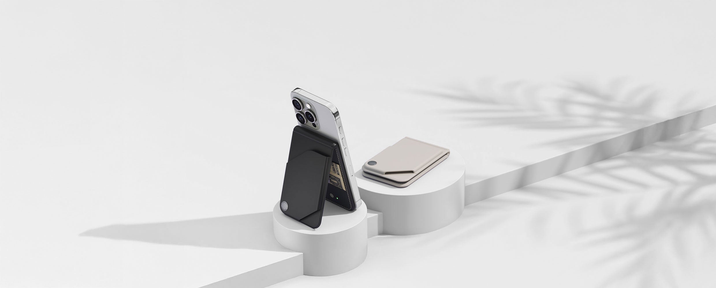 LOC8 VERSA MagSafe Money Clip Wallet & Stand